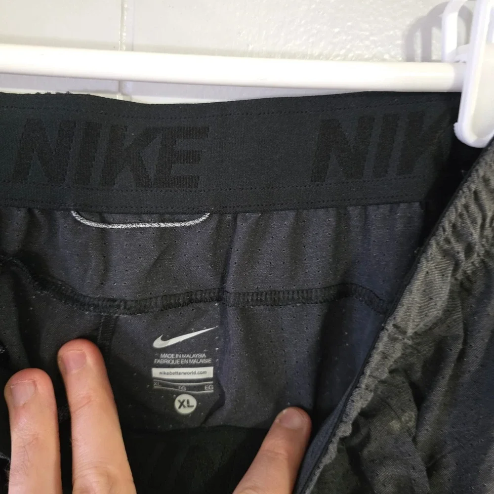 Nike Athletic Shorts Mens XL Gray Neon Green Mesh Lined Running Gym Workout‎
